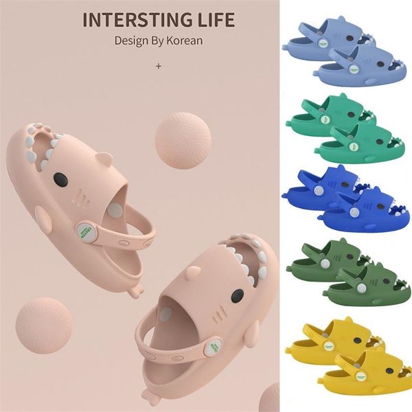 1 pair slip-proof slippers cartoon shark design cute summer boys and girls non-slip beach sandals slippers shoe for outdoor home 220610, Black;grey
1 pair slip-proof slippers cartoon shark design cute summer boys and girls non-slip beach sandals slippers shoe for outdoor home 220610, Black;grey