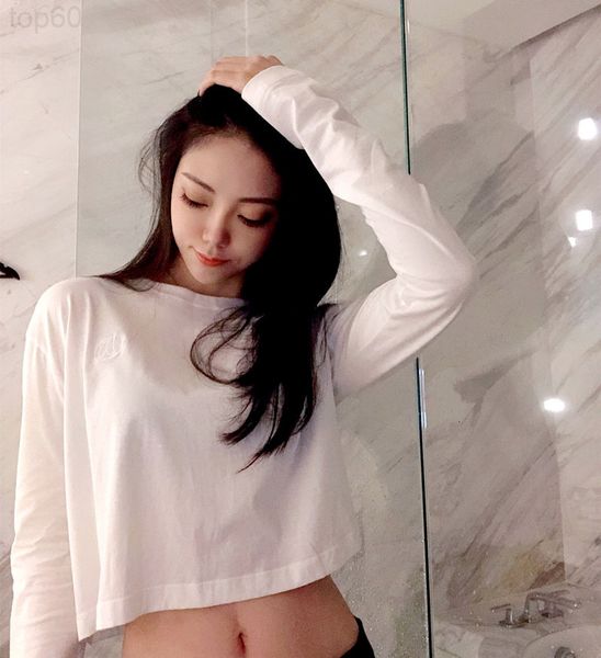 men's t-shirts designer 20 early spring new ins super fire we11 ouyang nana same long sleeved thin shirt t-shirt women's short nav, White;black
men's t-shirts designer 20 early spring new ins super fire we11 ouyang nana same long sleeved thin shirt t-shirt women's short nav, White;black