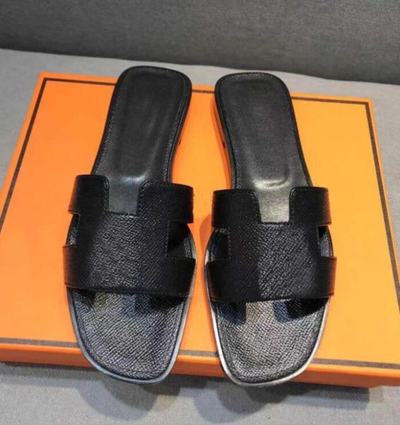 2022 new designer slippers slides women flip flops leather womens sandal double metal black white brown slippers summer beach sandals with b
2022 new designer slippers slides women flip flops leather womens sandal double metal black white brown slippers summer beach sandals with b