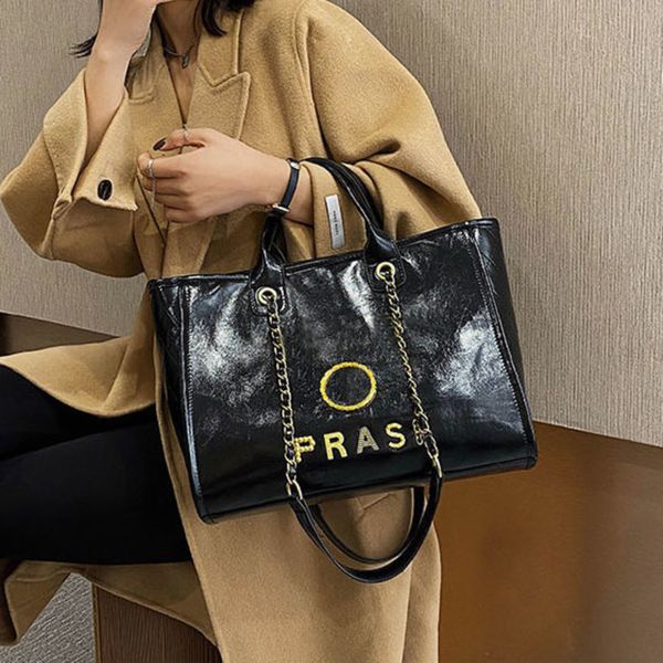 fashion designer luxury handbags women's beach bags brand ch metal badge tote bag small mini evening handbag female capacity large leat, Black;red
fashion designer luxury handbags women's beach bags brand ch metal badge tote bag small mini evening handbag female capacity large leat, Black;red
