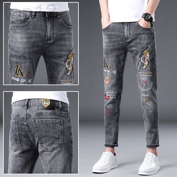 men's jeans designer 2022 new ripped cropped jeans men's embroidered slim fit feet summer thin pants 4c58, Blue
men's jeans designer 2022 new ripped cropped jeans men's embroidered slim fit feet summer thin pants 4c58, Blue