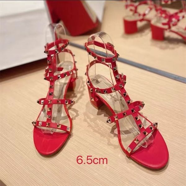 100% of leathers luxury designer heeles shoes red bottoms heels woman sandals pumps casual gold matt leather studded spikes slingback high w, Black
100% of leathers luxury designer heeles shoes red bottoms heels woman sandals pumps casual gold matt leather studded spikes slingback high w, Black