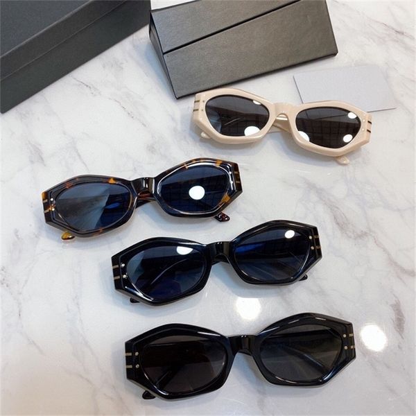 22% off 2022 luxury fashion design high version sunglasses new family personalized small frame oval same signature trend, White;black
22% off 2022 luxury fashion design high version sunglasses new family personalized small frame oval same signature trend, White;black