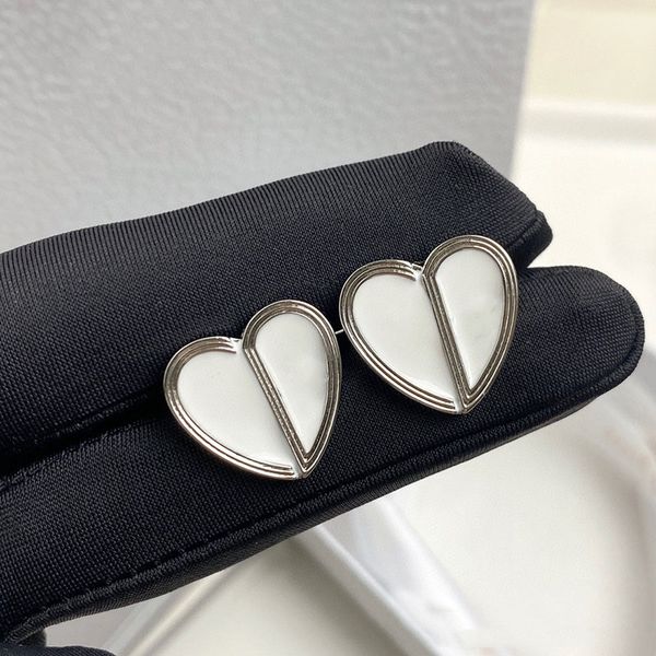 women's fashion white stud earrings designer jewelry luxury loving classic party, Golden;silver
women's fashion white stud earrings designer jewelry luxury loving classic party, Golden;silver