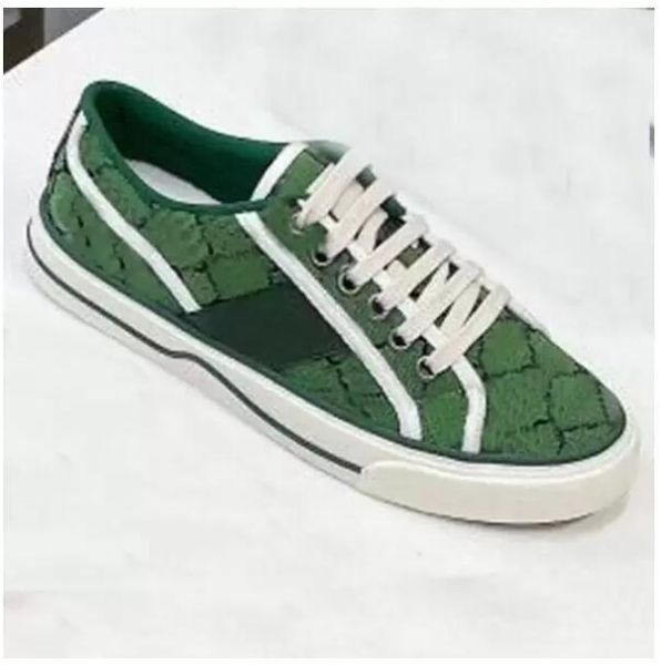 men casual shoes women travel 100% leather lace-up sneaker fashion lady designer running trainers letters woman shoe flat printed gym sneake, Black
men casual shoes women travel 100% leather lace-up sneaker fashion lady designer running trainers letters woman shoe flat printed gym sneake, Black