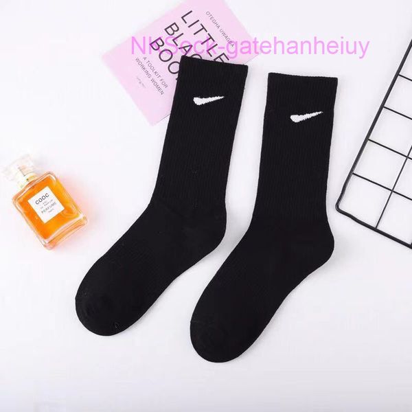 fashion classic men's hook brand socks middle tube sports moisture absorption sock casual men women luxury wear medium short sportsocks, Black
fashion classic men's hook brand socks middle tube sports moisture absorption sock casual men women luxury wear medium short sportsocks, Black