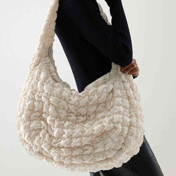 casual large capacity tote shoulder bags designer ruched handbag luxury nylon quilted padded crossbody bag female big purse 2021 220427
casual large capacity tote shoulder bags designer ruched handbag luxury nylon quilted padded crossbody bag female big purse 2021 220427