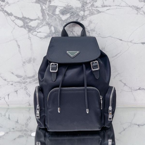 2022 designer backpack style luxury brand large double shoulder straps backpacks women men nylon luggage bags lady plain duffle outdoor hand
2022 designer backpack style luxury brand large double shoulder straps backpacks women men nylon luggage bags lady plain duffle outdoor hand