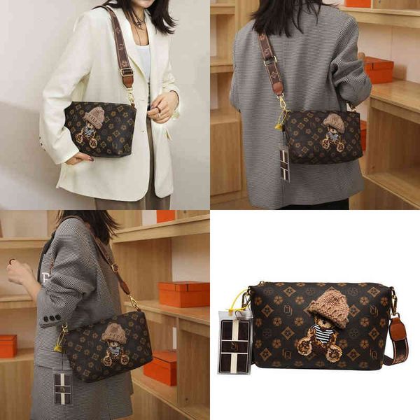 autumn winter women's bag 2022 new rhinestone shoulder large capacity envelope woman bags designer crossbody handbag
autumn winter women's bag 2022 new rhinestone shoulder large capacity envelope woman bags designer crossbody handbag