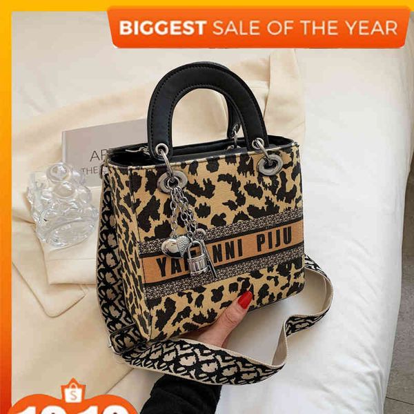 senior handbags autumn and winter bag texture small handbag new korean ins single shoulder messenger women's portable princess's p
senior handbags autumn and winter bag texture small handbag new korean ins single shoulder messenger women's portable princess's p