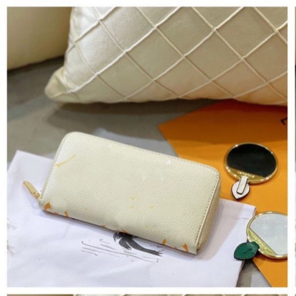 high-end large letters women wallets classic rendering watercolor women coin purse luxury designer long clutch bags brand multi-card ladies, Red;black
high-end large letters women wallets classic rendering watercolor women coin purse luxury designer long clutch bags brand multi-card ladies, Red;black