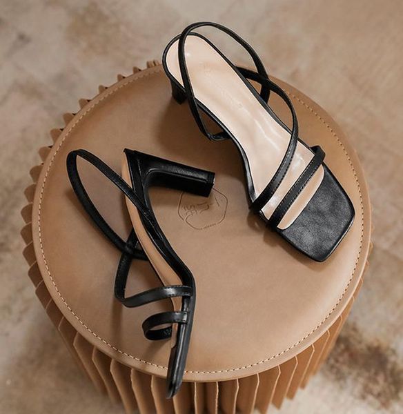 2022 designer slippers women sandals luxury slides oran sandal classic flip flop casual shoes sneakers trainer brand0 771, Black
2022 designer slippers women sandals luxury slides oran sandal classic flip flop casual shoes sneakers trainer brand0 771, Black