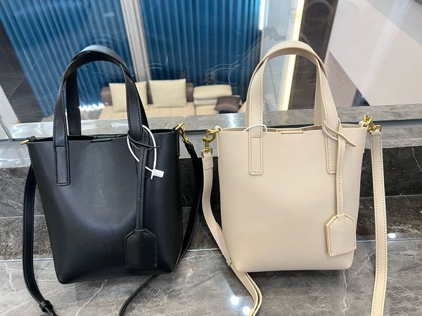 all-match totes designer handbag women leather beach bag shopping bag fashion multifunction handbags versatile banquet bags two size 22/26cm
all-match totes designer handbag women leather beach bag shopping bag fashion multifunction handbags versatile banquet bags two size 22/26cm