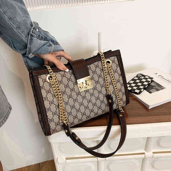 handbag large capacity printed tote bag 2022 new leisure chain bag shoulder armpit bag
handbag large capacity printed tote bag 2022 new leisure chain bag shoulder armpit bag