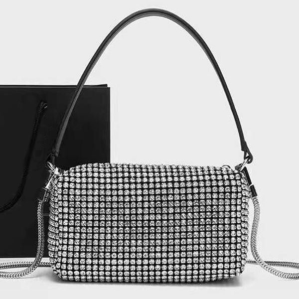 luxury womens shoulder bags designer fashion tote designers handbag woman elegant make up crossbody saddle bag clutch handbags personality p
luxury womens shoulder bags designer fashion tote designers handbag woman elegant make up crossbody saddle bag clutch handbags personality p