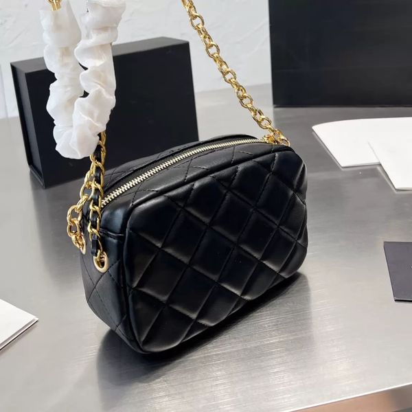t88 ladies quilted designer mini bag lambskin classic diamond gold metal chain zipper solid color cosmetic bag luxury crossbody shoulder pur
t88 ladies quilted designer mini bag lambskin classic diamond gold metal chain zipper solid color cosmetic bag luxury crossbody shoulder pur
