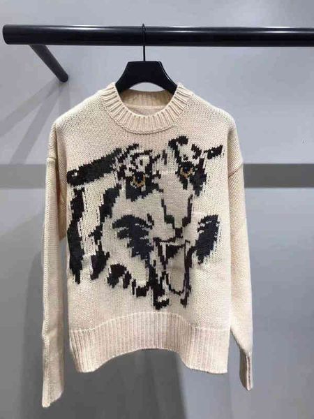 women's sweaters autumn winter temperament lady tiger head jacquard round neck wool sweater, White;black
women's sweaters autumn winter temperament lady tiger head jacquard round neck wool sweater, White;black