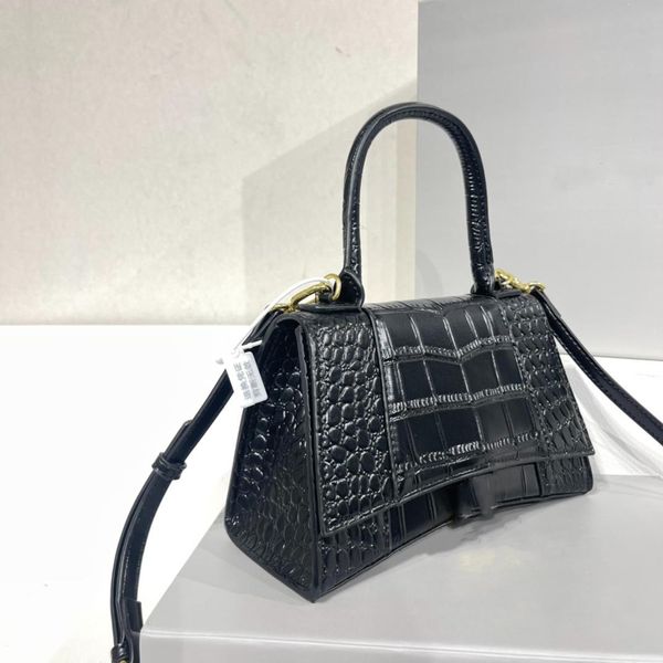 luxury designer bag ladies tote genuine leather handle crossbody bags shoulder bags women handbag fashion shopping wallet backpack pock
luxury designer bag ladies tote genuine leather handle crossbody bags shoulder bags women handbag fashion shopping wallet backpack pock