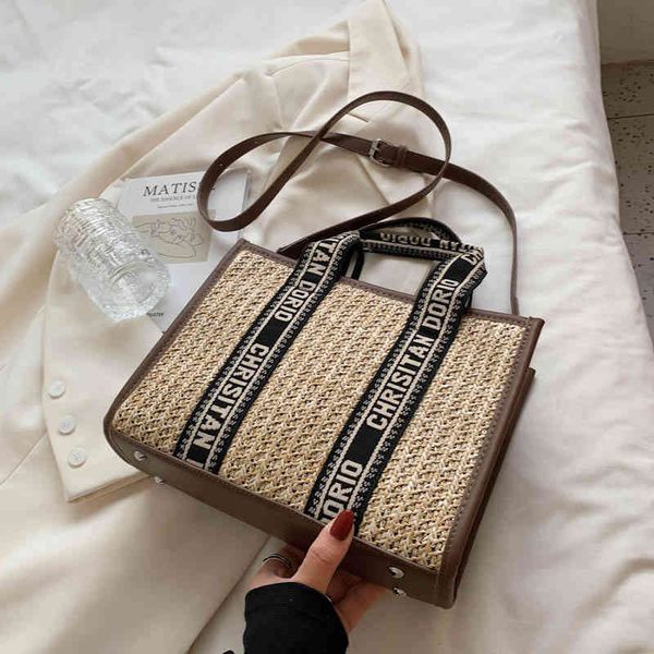 2022 factory wholesale new women's new net red fashion shopping portable tote bag texture foreign style large capacity lattice shoulder
2022 factory wholesale new women's new net red fashion shopping portable tote bag texture foreign style large capacity lattice shoulder