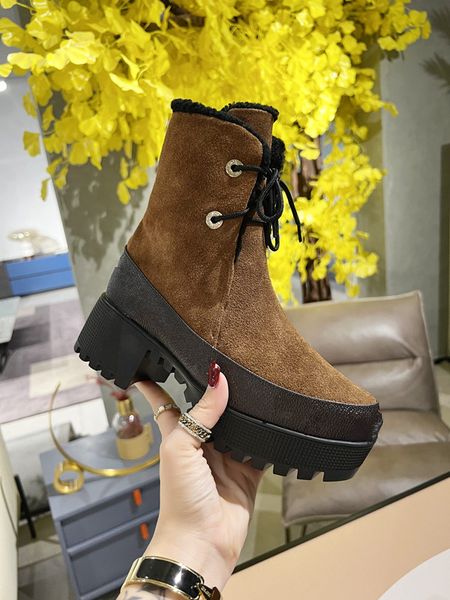 2021 women designer trial ankle boots lady fashion boot outdoor winter leather thick sole, Black
2021 women designer trial ankle boots lady fashion boot outdoor winter leather thick sole, Black