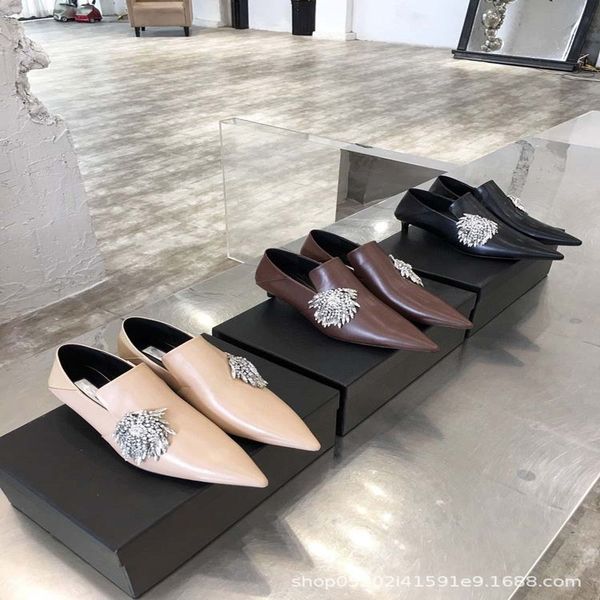 sandals flower treading heel, two pointed high heels, female fetal cowhide kitten heel muller shoes, deep mouth single shoes, Black
sandals flower treading heel, two pointed high heels, female fetal cowhide kitten heel muller shoes, deep mouth single shoes, Black