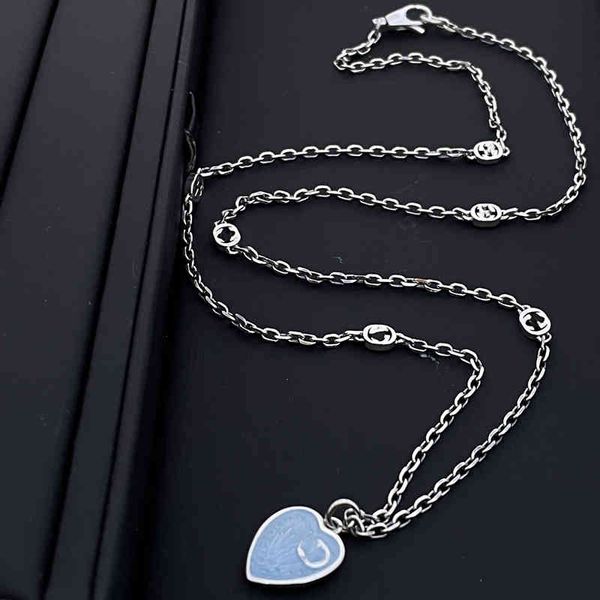 2023 designer new fashion jewelry gujia 925 silver light blue red enamel love pendant interlocking old chain body women's clavicle neck
2023 designer new fashion jewelry gujia 925 silver light blue red enamel love pendant interlocking old chain body women's clavicle neck