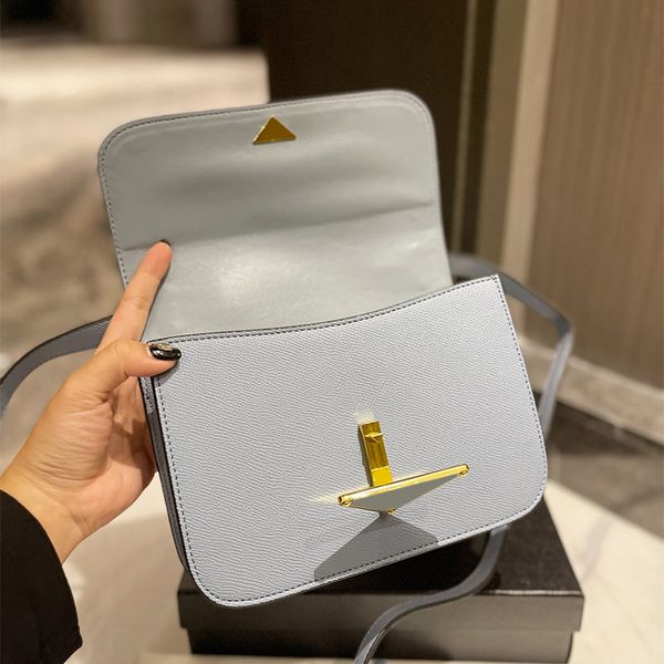 2022 r luxury classic messenger bags women shoulder handbags clutches
2022 r luxury classic messenger bags women shoulder handbags clutches