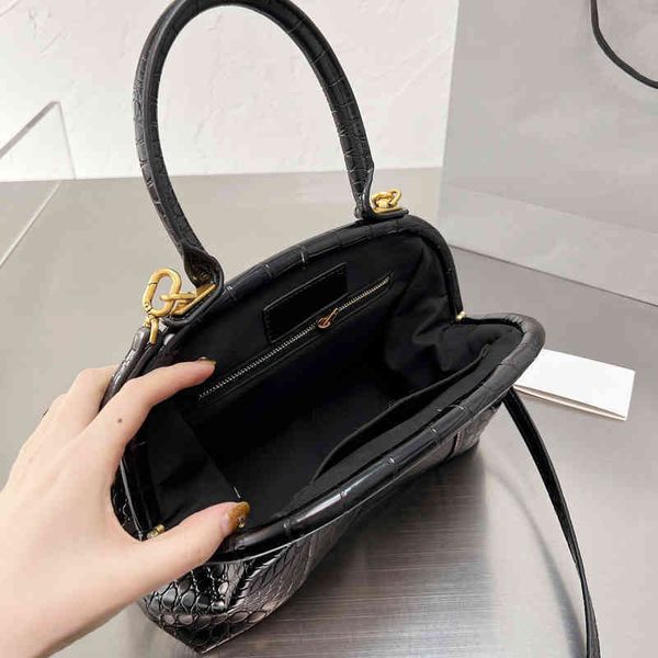 shell bags snap tote women irregular package handbag shoulder clutch leather designer crossbody female bucket 220412
shell bags snap tote women irregular package handbag shoulder clutch leather designer crossbody female bucket 220412