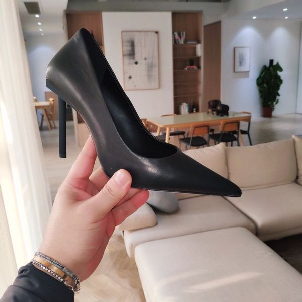 2022 woman slippers letter with sandal's summer thin pointed back empty single shoes striped high heels size35-41 gpz220737, Black
2022 woman slippers letter with sandal's summer thin pointed back empty single shoes striped high heels size35-41 gpz220737, Black