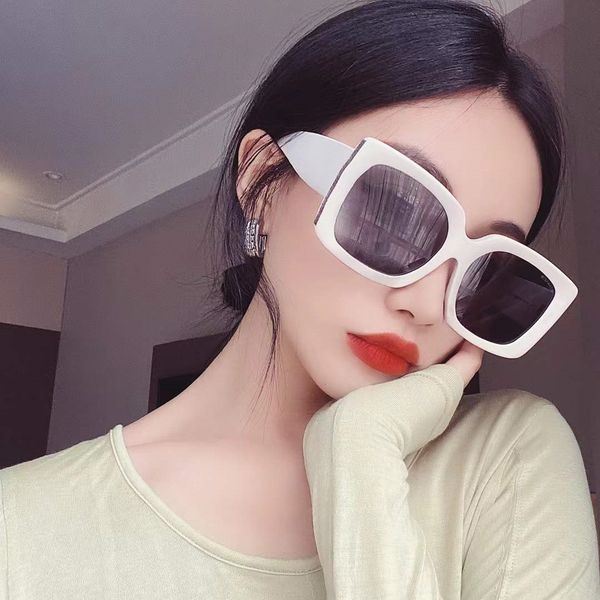sunglasses 21ss 5435 designer sunglass women eyeglasses outdoor shades pc frame classic lady sun glasses mirrors for womens luxury goggle 12, White;black
sunglasses 21ss 5435 designer sunglass women eyeglasses outdoor shades pc frame classic lady sun glasses mirrors for womens luxury goggle 12, White;black