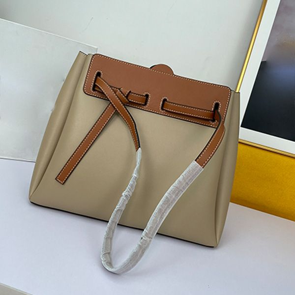 large capacity simple retro commuter bag tote shoulder bags knot suede lining advanced handbags spanish style flap fashion women's bag
large capacity simple retro commuter bag tote shoulder bags knot suede lining advanced handbags spanish style flap fashion women's bag
