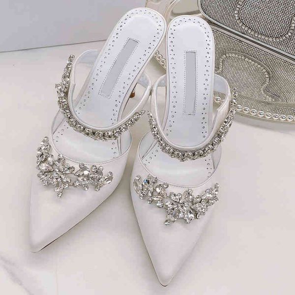 sandals autumn pointed high-heeled sandals, silk and satin one-sided belt half slippers, wearing baotou muller shoes outside, Black
sandals autumn pointed high-heeled sandals, silk and satin one-sided belt half slippers, wearing baotou muller shoes outside, Black