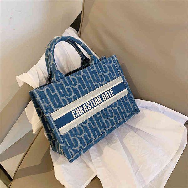 2022 new designer handbags luxury hand autumn winter simple fashion letter capacity portable tote shoulder{category}
2022 new designer handbags luxury hand autumn winter simple fashion letter capacity portable tote shoulder{category}