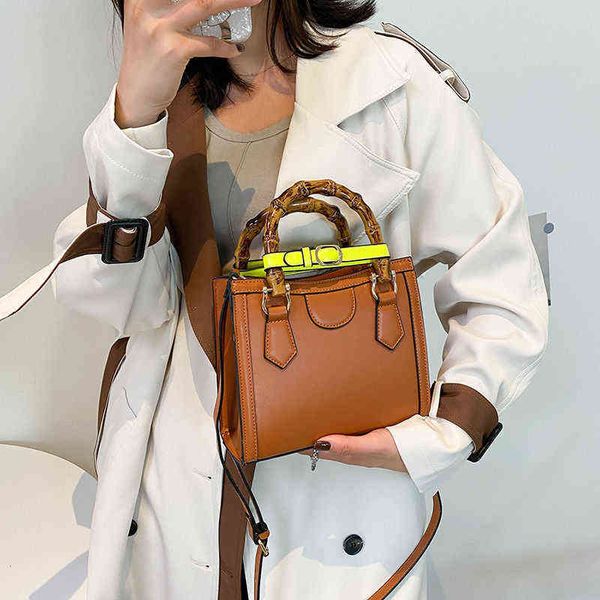 new bamboo star same bag portable single shoulder messenger versatile pop tote bag high sense women's purses
new bamboo star same bag portable single shoulder messenger versatile pop tote bag high sense women's purses