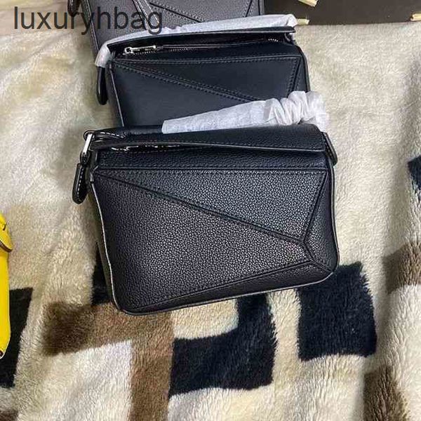 puzzles woman bag loews leather geometric bags women 2022 splicing messenger mini leather designer lingge portable handbag large capacity yq
puzzles woman bag loews leather geometric bags women 2022 splicing messenger mini leather designer lingge portable handbag large capacity yq