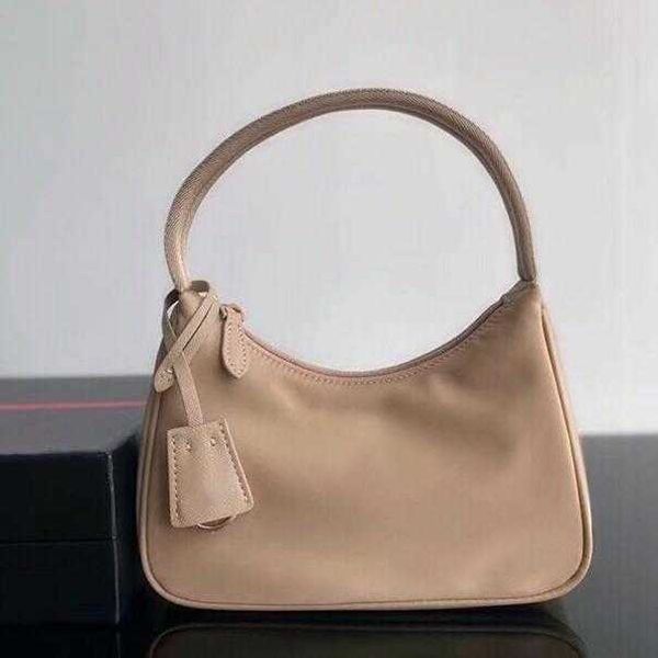 2005 nylon designers bags womens diamond handbags diamonds handbag canvas bag hobo shoulder triangle chest pack fashion tote
2005 nylon designers bags womens diamond handbags diamonds handbag canvas bag hobo shoulder triangle chest pack fashion tote