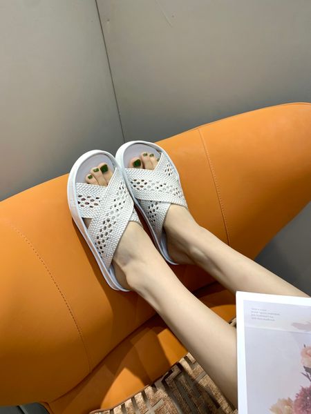 designer women's sandals with crossed laces, Black 
designer women's sandals with crossed laces, Black