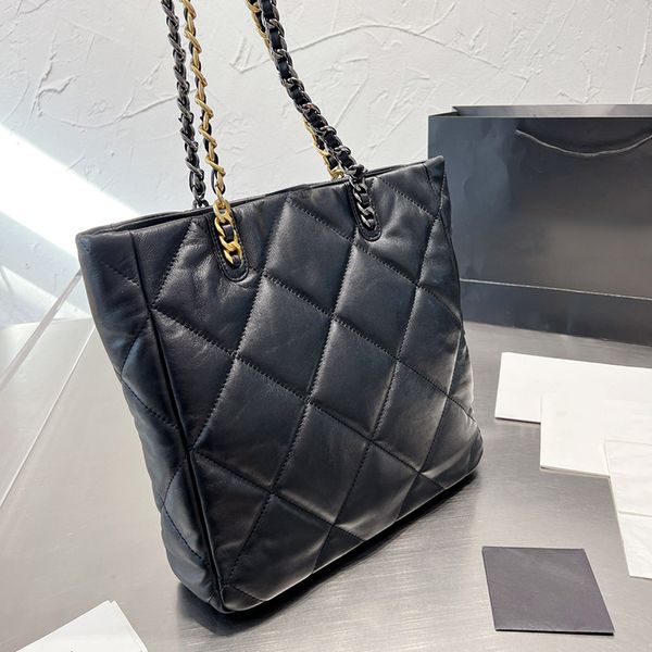 womens f/w 19 series lambskin shopping bags two-tone metal hardware matelasse chain crossbody shoulder luxury designer large capacity handba
womens f/w 19 series lambskin shopping bags two-tone metal hardware matelasse chain crossbody shoulder luxury designer large capacity handba