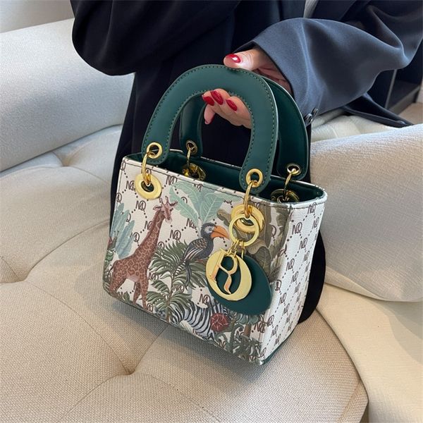 36% off 2022 new women's bags can be customized and mixed batches print jungle hand carry princess wales niche texture
36% off 2022 new women's bags can be customized and mixed batches print jungle hand carry princess wales niche texture