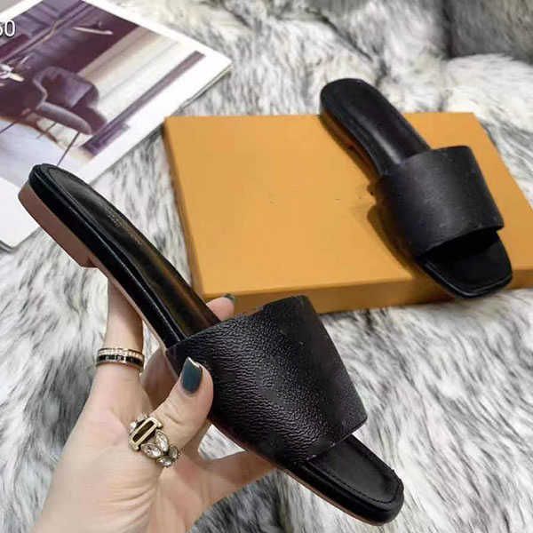 2021-woman slipper designer slipper quality casual slipper calfskin fashion super star sandy flip flops size 35-44 with box, Black
2021-woman slipper designer slipper quality casual slipper calfskin fashion super star sandy flip flops size 35-44 with box, Black