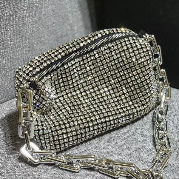 bing shiny mini bags for women satin full diamond design large chain hardware cool spicy crossbody bag famous luxury designer party banquet
bing shiny mini bags for women satin full diamond design large chain hardware cool spicy crossbody bag famous luxury designer party banquet