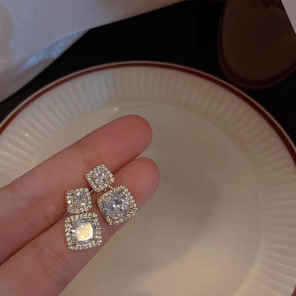 s2900 fashion jewelry s925 silver post geometric square diamond dangle earrings inlaid zircon stud earrings
s2900 fashion jewelry s925 silver post geometric square diamond dangle earrings inlaid zircon stud earrings