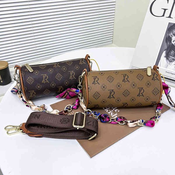 factory wholesale pen holder bag female korean messenger cylinder fashion silk scarf commuting single shoulder mini barrel
factory wholesale pen holder bag female korean messenger cylinder fashion silk scarf commuting single shoulder mini barrel