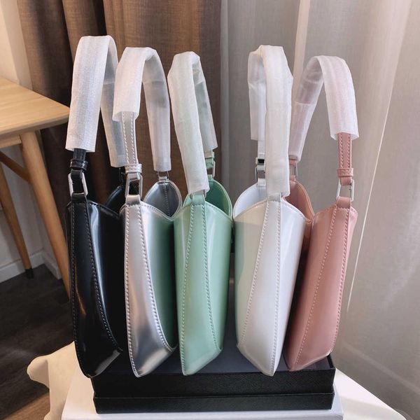 202luxury women designers baguette bag cross body bags 2021 patent leather fashion brand handbag shoulder classic bag 28x19x5cm
202luxury women designers baguette bag cross body bags 2021 patent leather fashion brand handbag shoulder classic bag 28x19x5cm