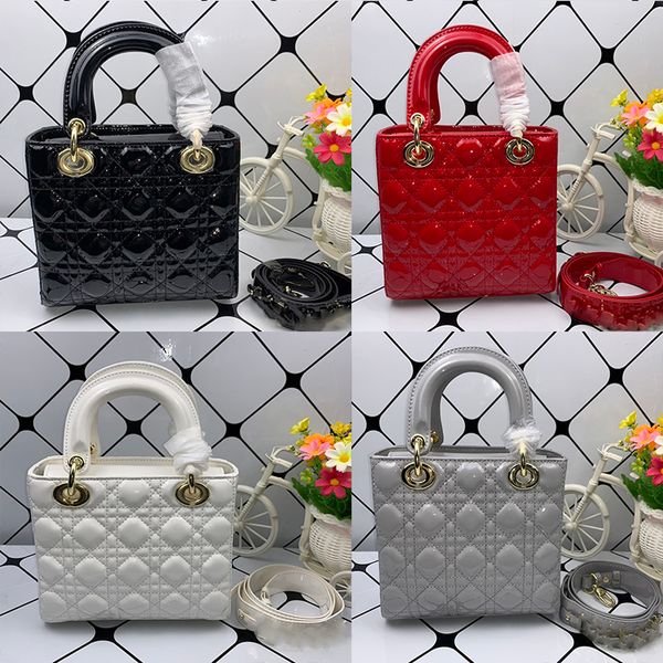 tote bag designer handbag high-quality patent leather diagonal fashion classic four-grid embroidery thread all-match ladies body small squar
tote bag designer handbag high-quality patent leather diagonal fashion classic four-grid embroidery thread all-match ladies body small squar