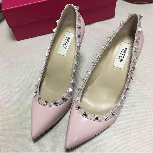 sandals new rivet fashion women's family liuding pointed shoes 80% factory, Black
sandals new rivet fashion women's family liuding pointed shoes 80% factory, Black