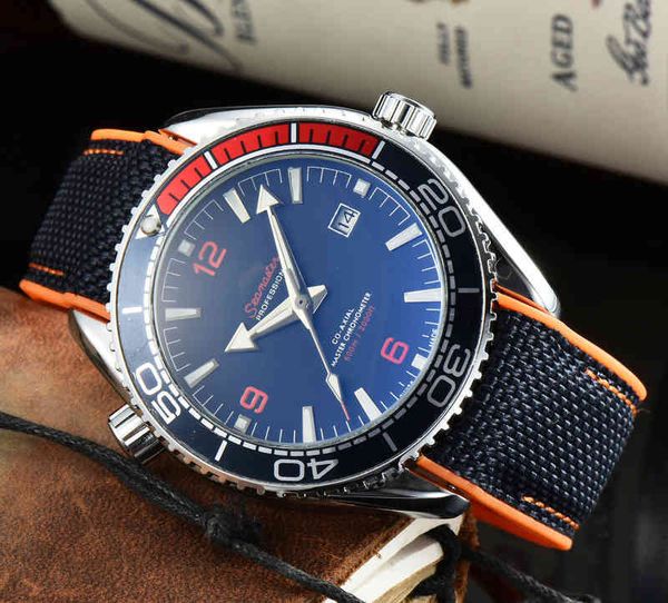 european hollowed out fully automatic mechanical men's business gentleman's watch trend, Slivery;brown
european hollowed out fully automatic mechanical men's business gentleman's watch trend, Slivery;brown