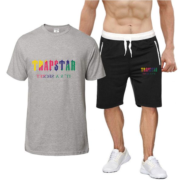 2022 summer men designer tracksuits sets mens trapstar fashion color letter print running suits t-shirt short sleeve classical sportswear sh, Gray
2022 summer men designer tracksuits sets mens trapstar fashion color letter print running suits t-shirt short sleeve classical sportswear sh, Gray