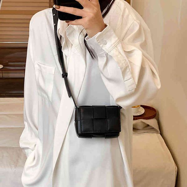 original edition brand handbags venetas's handbags fashion bottegass personalized color woven solid 2022 simple single shoulder bag sma
original edition brand handbags venetas's handbags fashion bottegass personalized color woven solid 2022 simple single shoulder bag sma