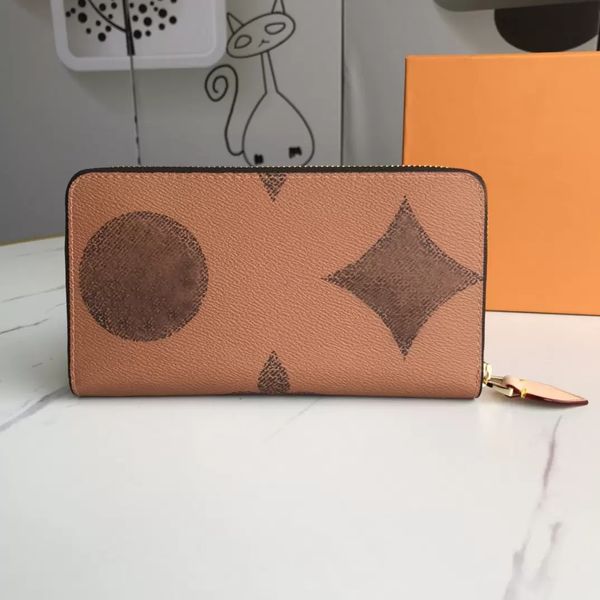 ladies purse leather designer luxury pocket card pocket money classic fashion famous brand matching box size 19-12cm 984463, Red;black
ladies purse leather designer luxury pocket card pocket money classic fashion famous brand matching box size 19-12cm 984463, Red;black